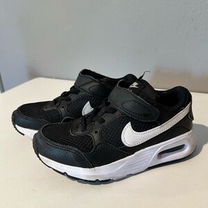 Nike black and white sneakers 10C I black and white Nike I tennis shoes